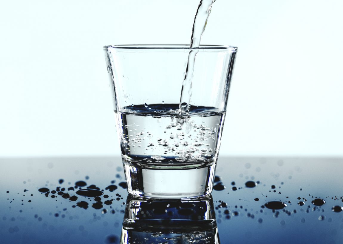 titelbild-aqua-mieralis-wasserspender-wasserkonzepte-gastronomie-büro-gewerbe